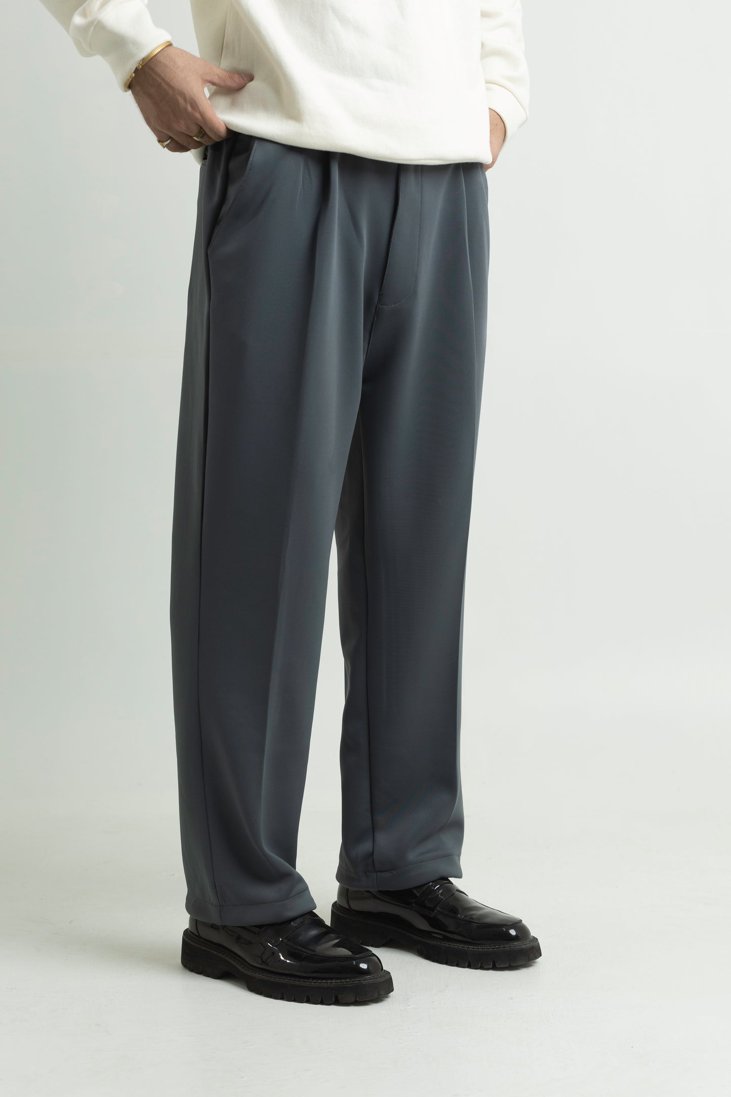 STRAIGHT-FIT PLEATED TROUSERS