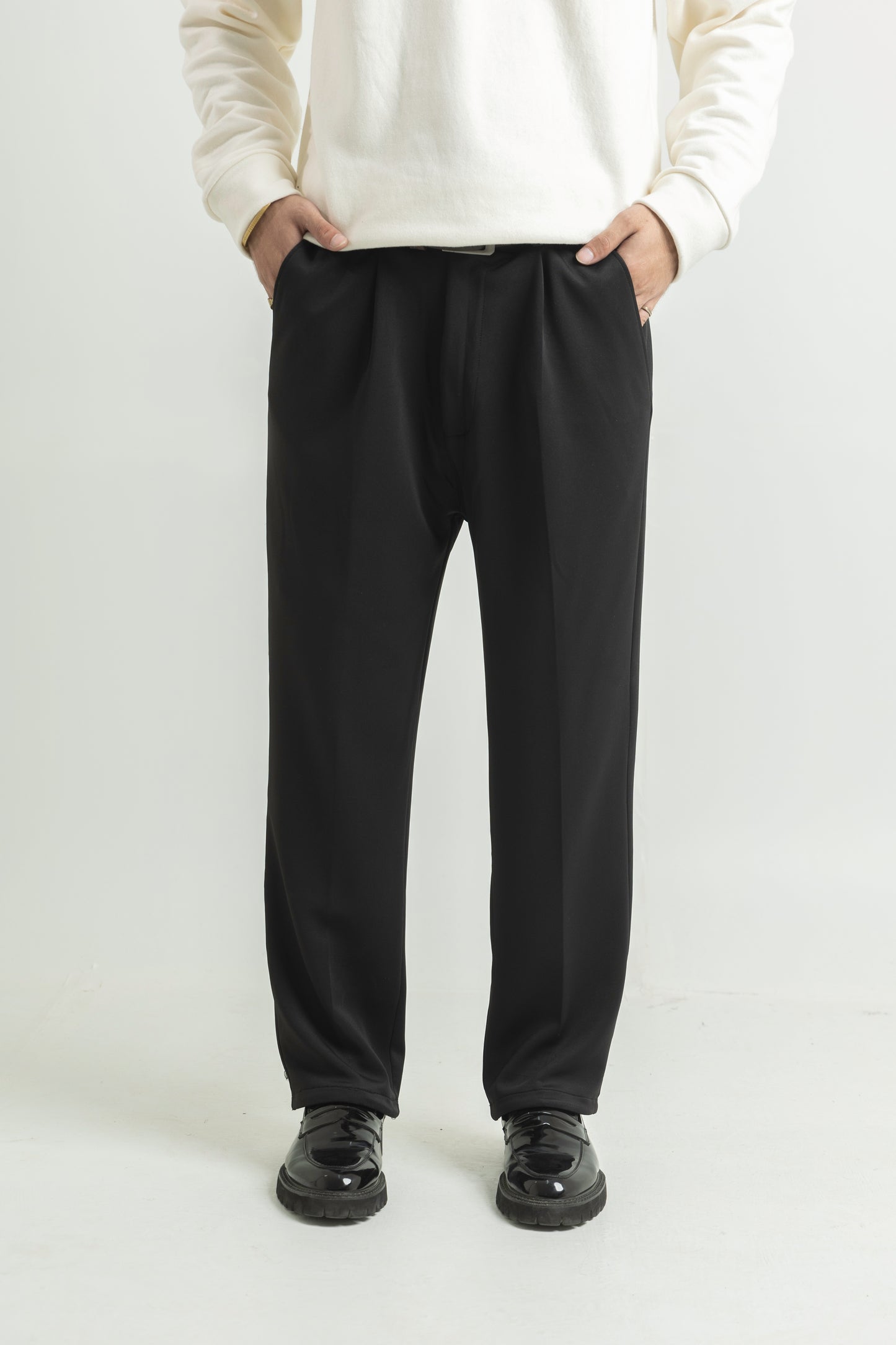 STRAIGHT-FIT PLEATED TROUSERS